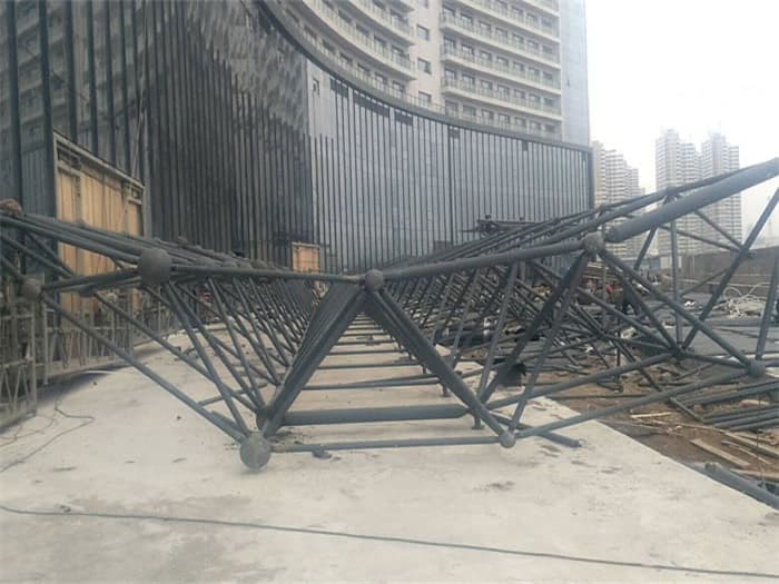 滕州万豪酒店雨棚网架